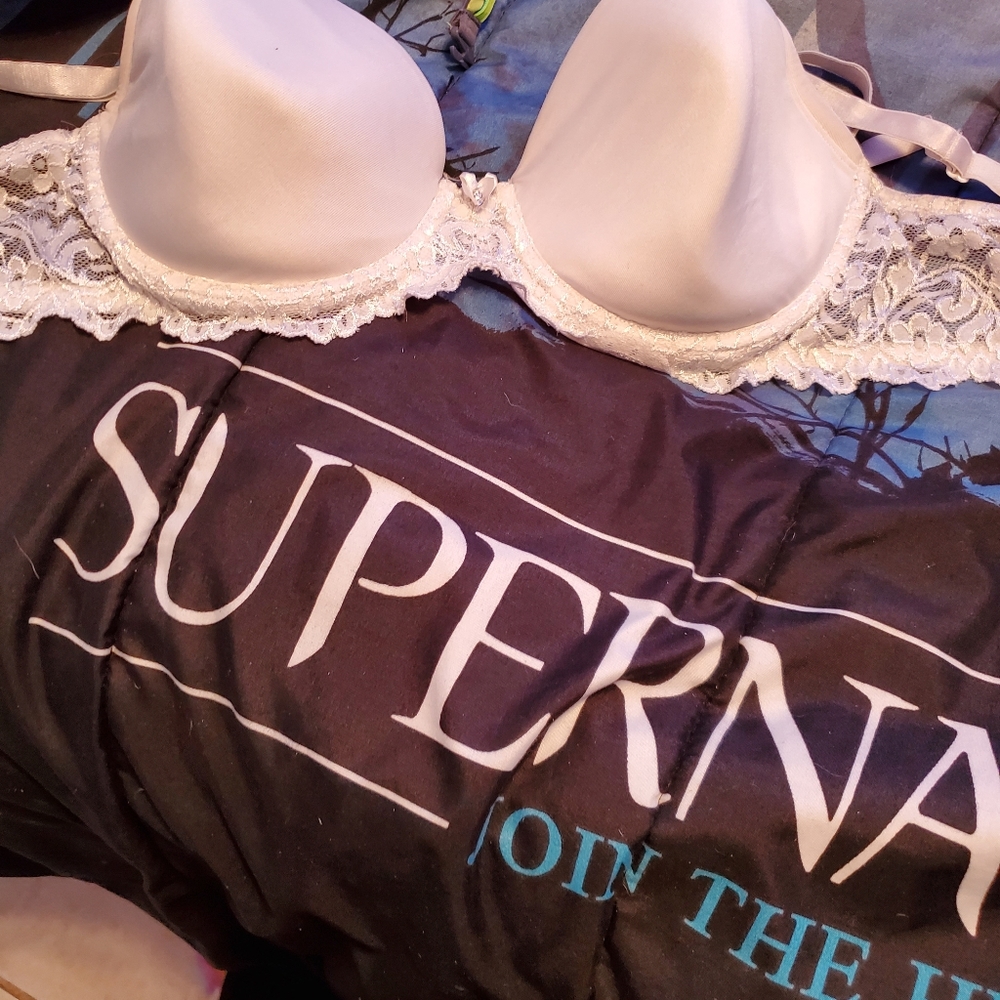 White lace bra is a 38c